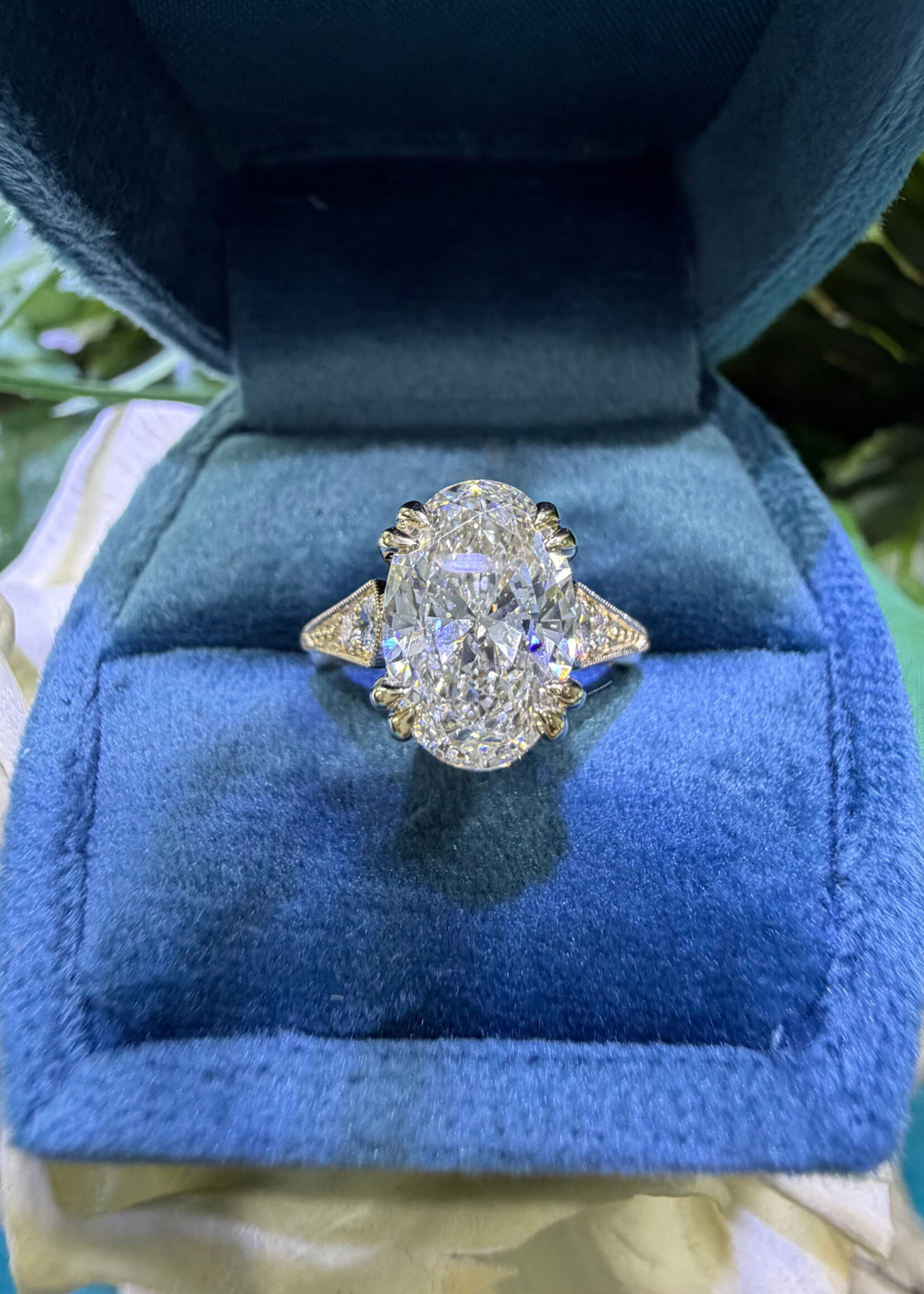 14kY 3ct Oval LabGrown Diamond F,VS1 + 1/5ctw milgrain and engraved details.