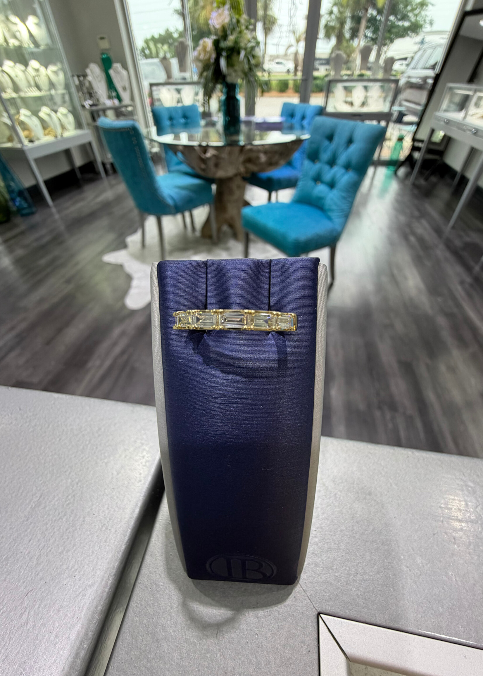 14kY baguette cut lab grown diamond band (7 stone)
