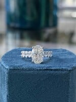 14kW 3ct LabGrown Oval Cut Diamond F,VS1 1.20ctw oval cut side stones.