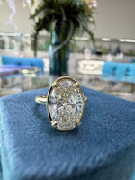 14kY 3ct LabGrown Oval Cut Diamond F,VS1 with hidden halo