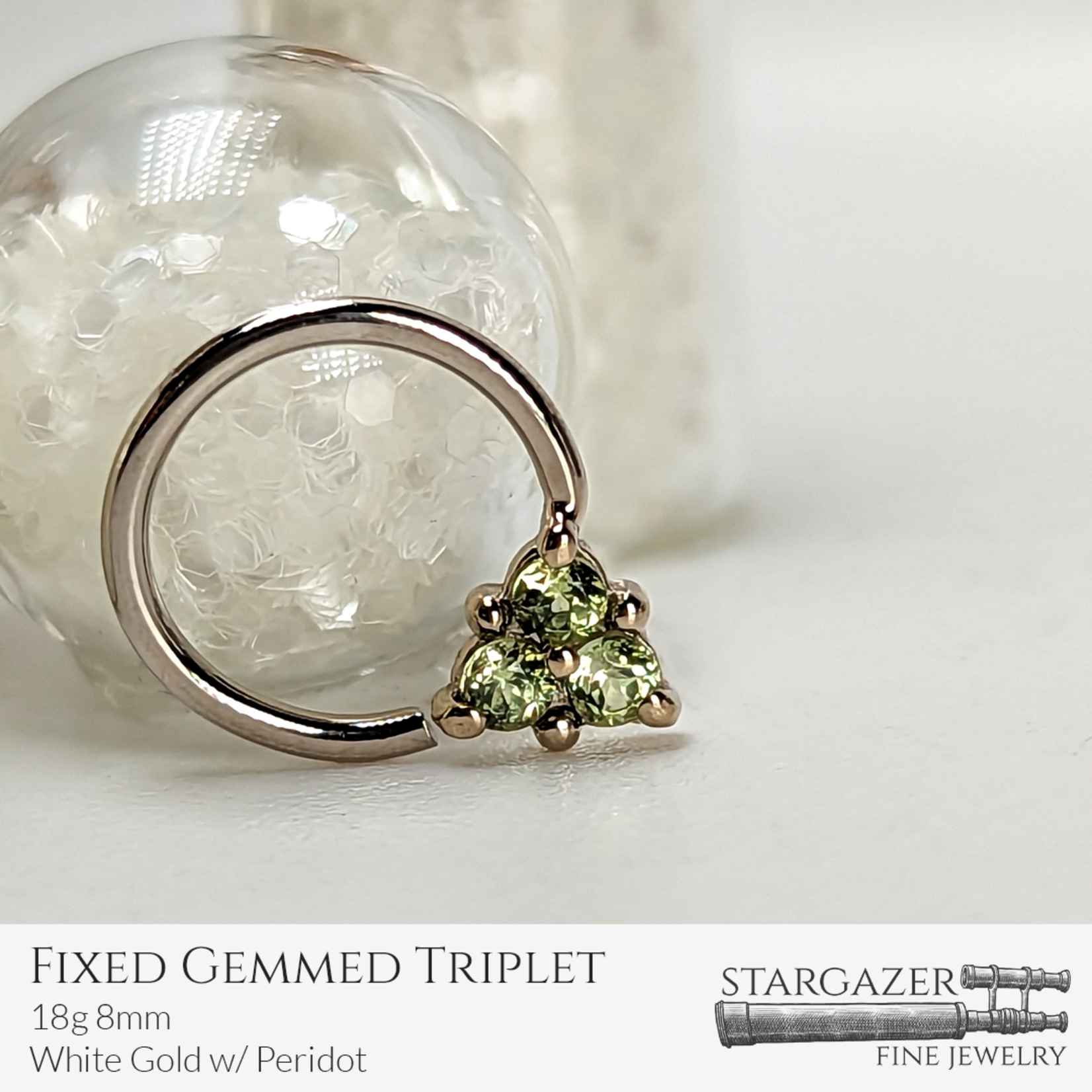 Fixed Gemmed Triplet 18g 8mm; White Gold with Peridot