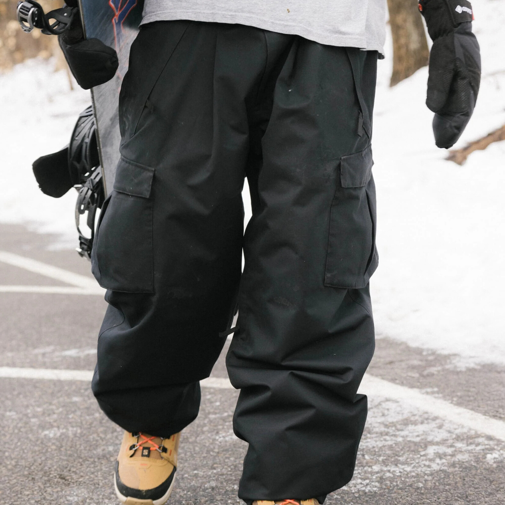 686 Men's 686 Essox Cargo Snow Pants 2026