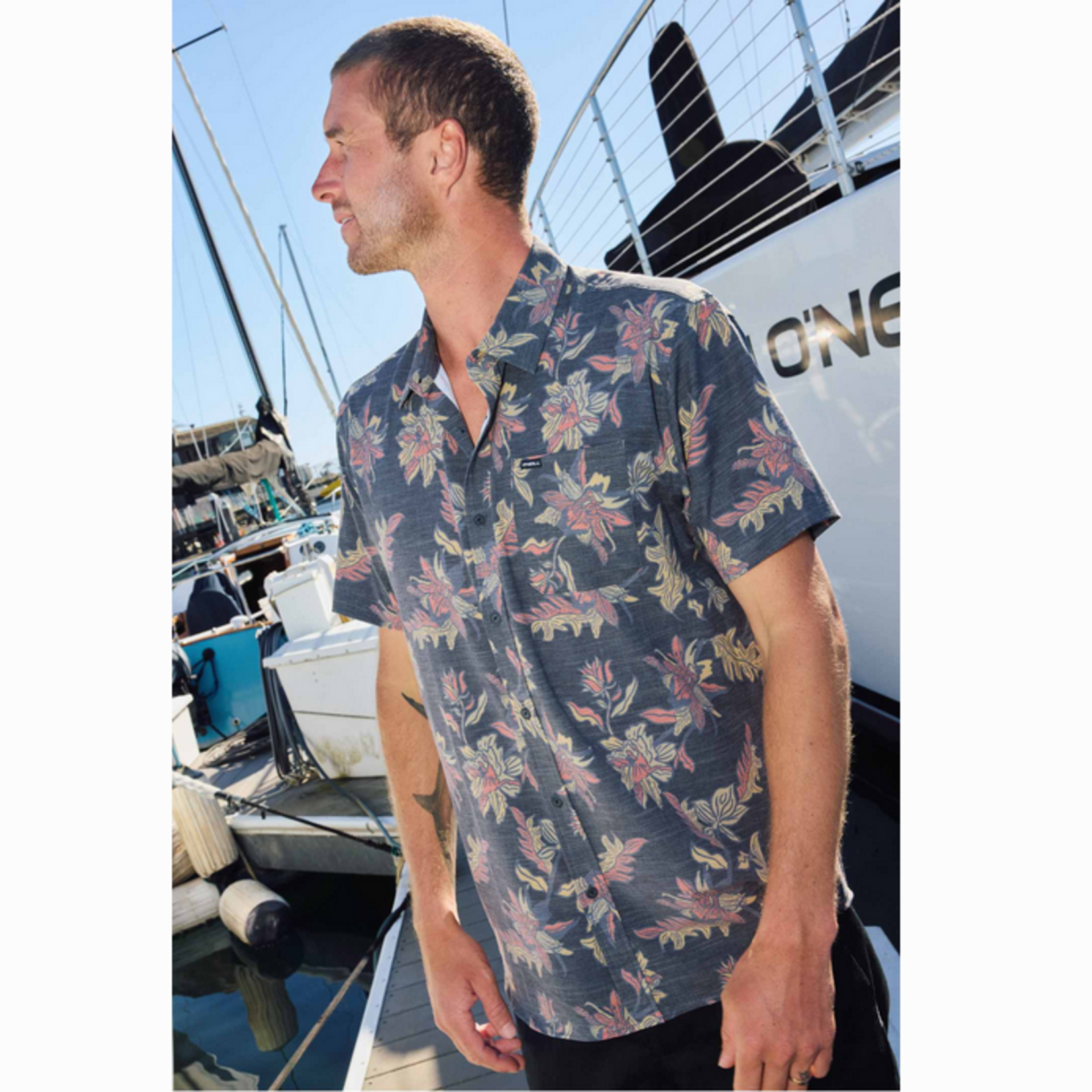 O'Neil Men's O'Neill UPF Slub Standard Short Sleeve Woven Shirt