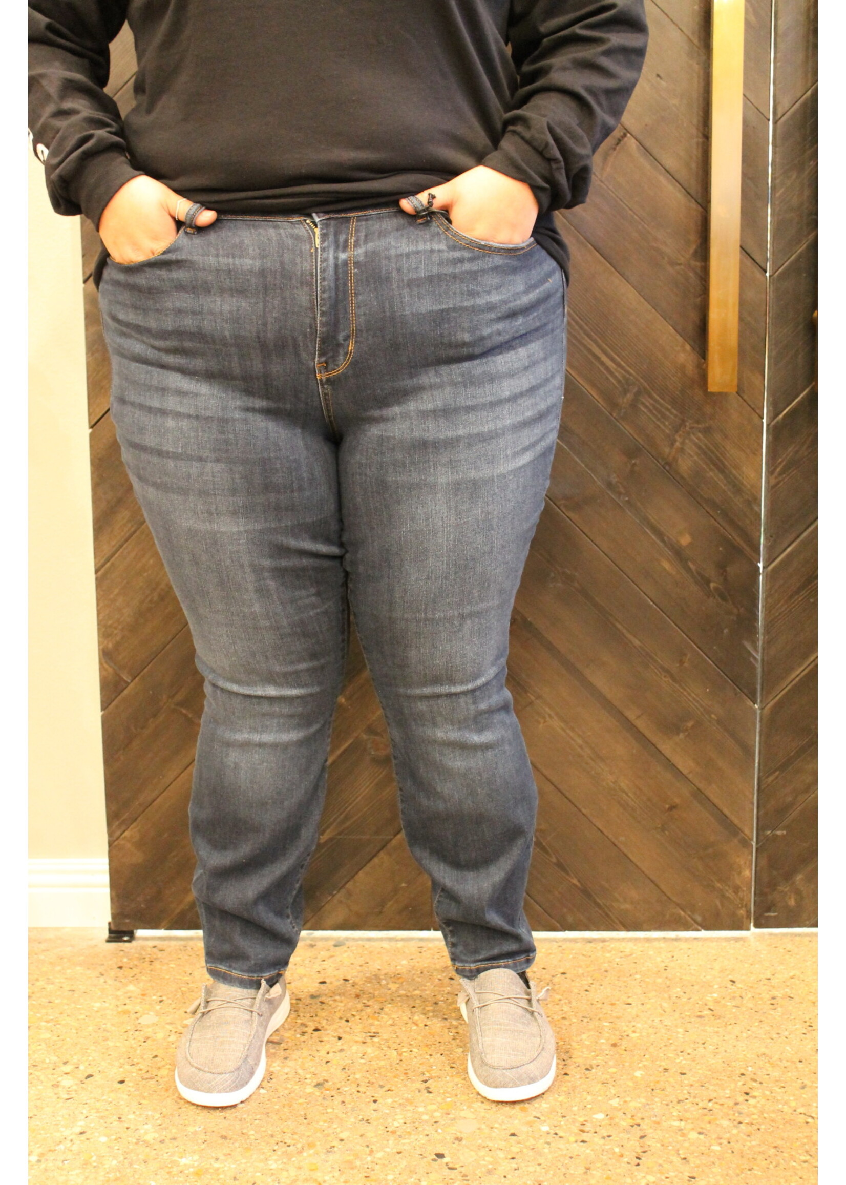 High-Rise Relaxed Fit Dark Clean