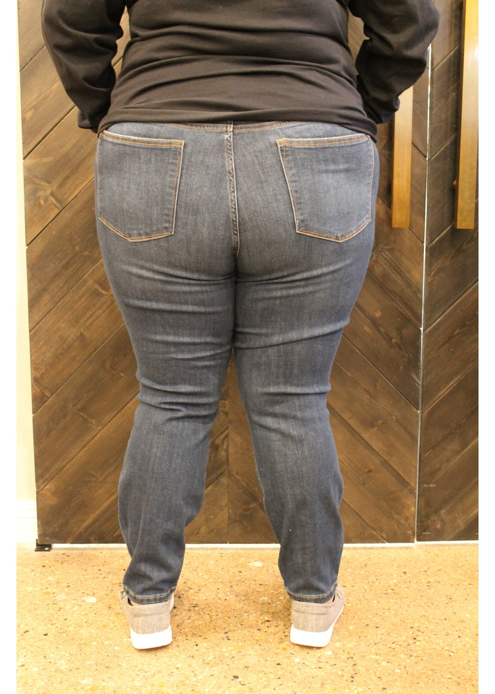High-Rise Relaxed Fit Dark Clean