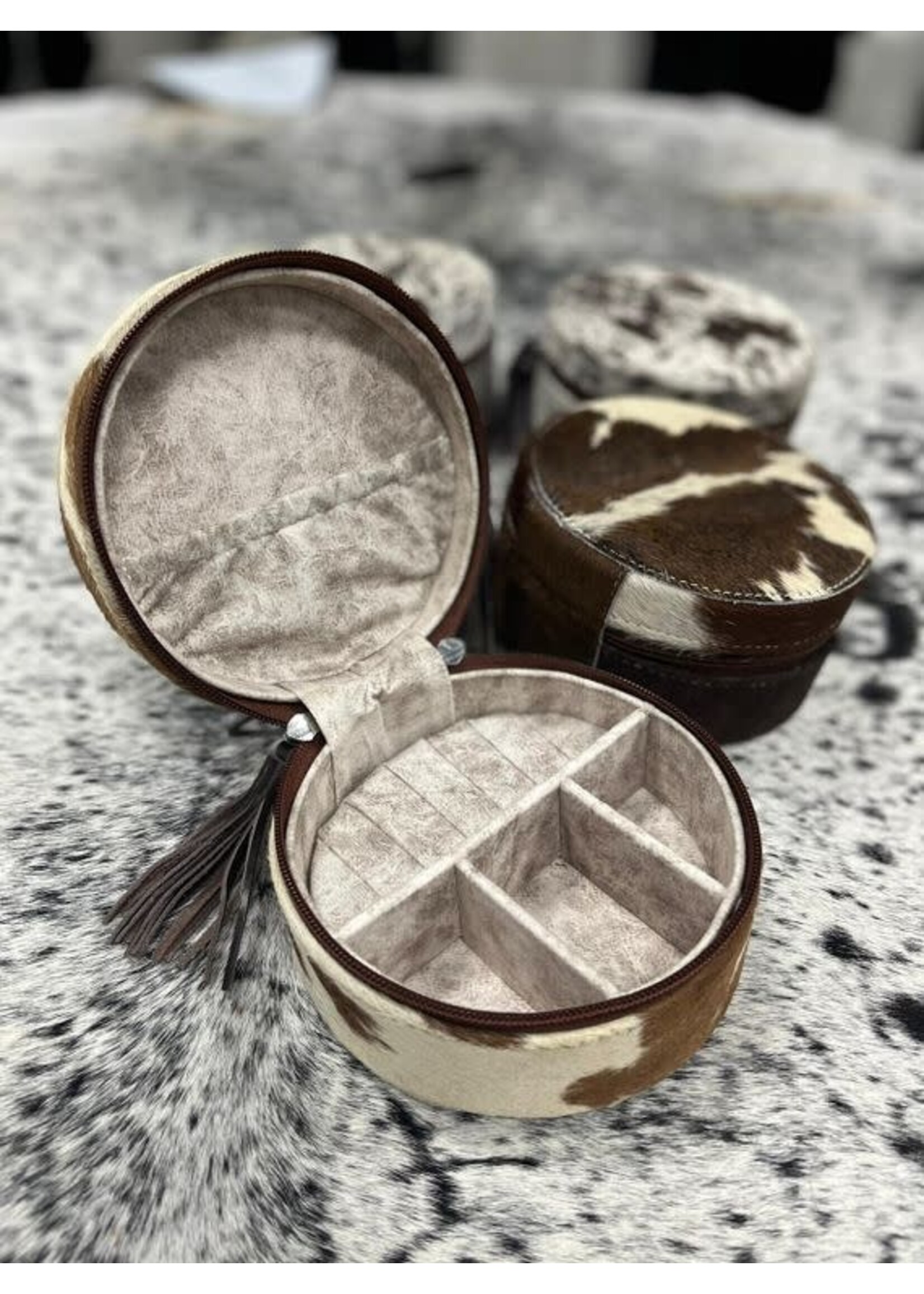 Cowhide Jewelry Box Round