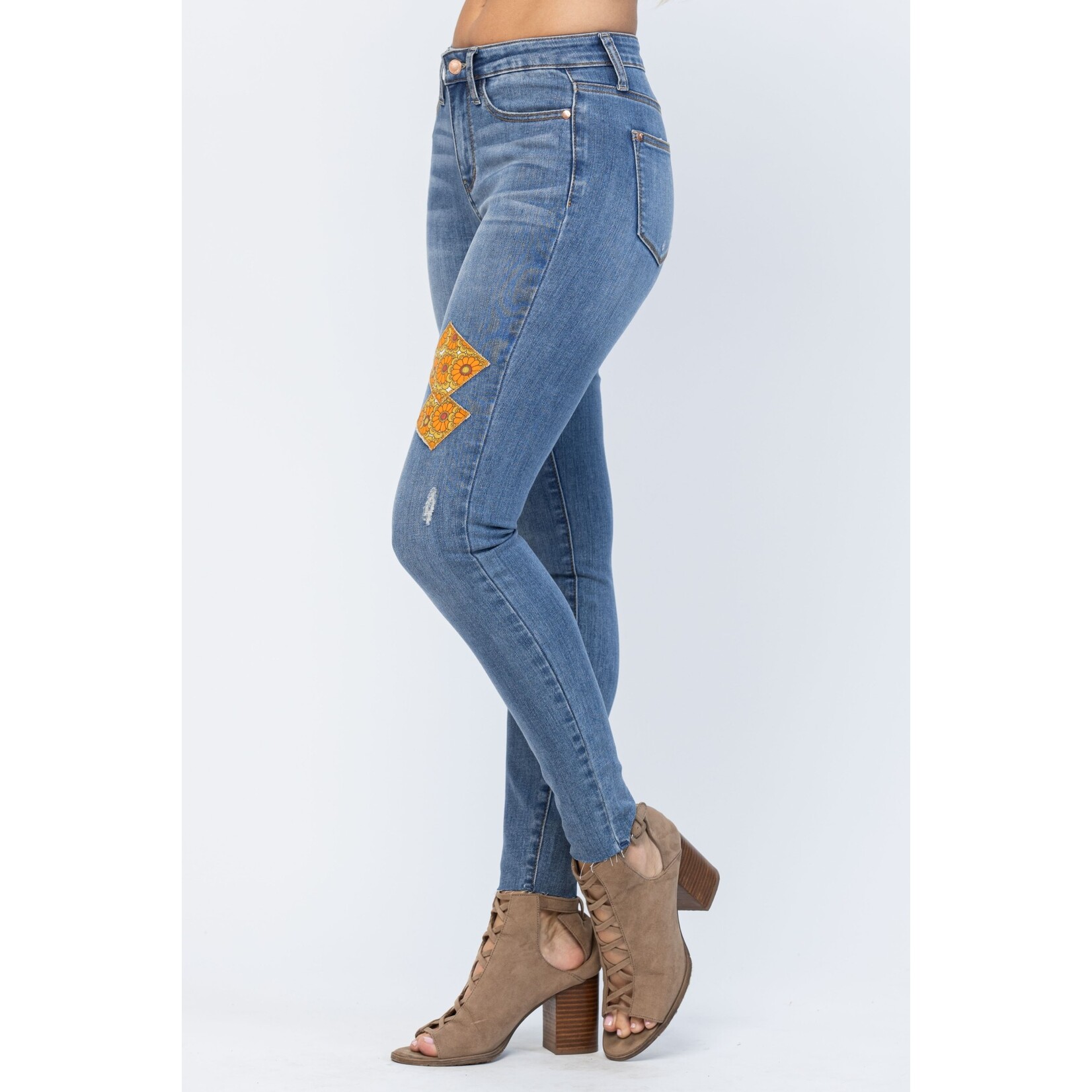 Donna Mid-Rise Skinny Shorts