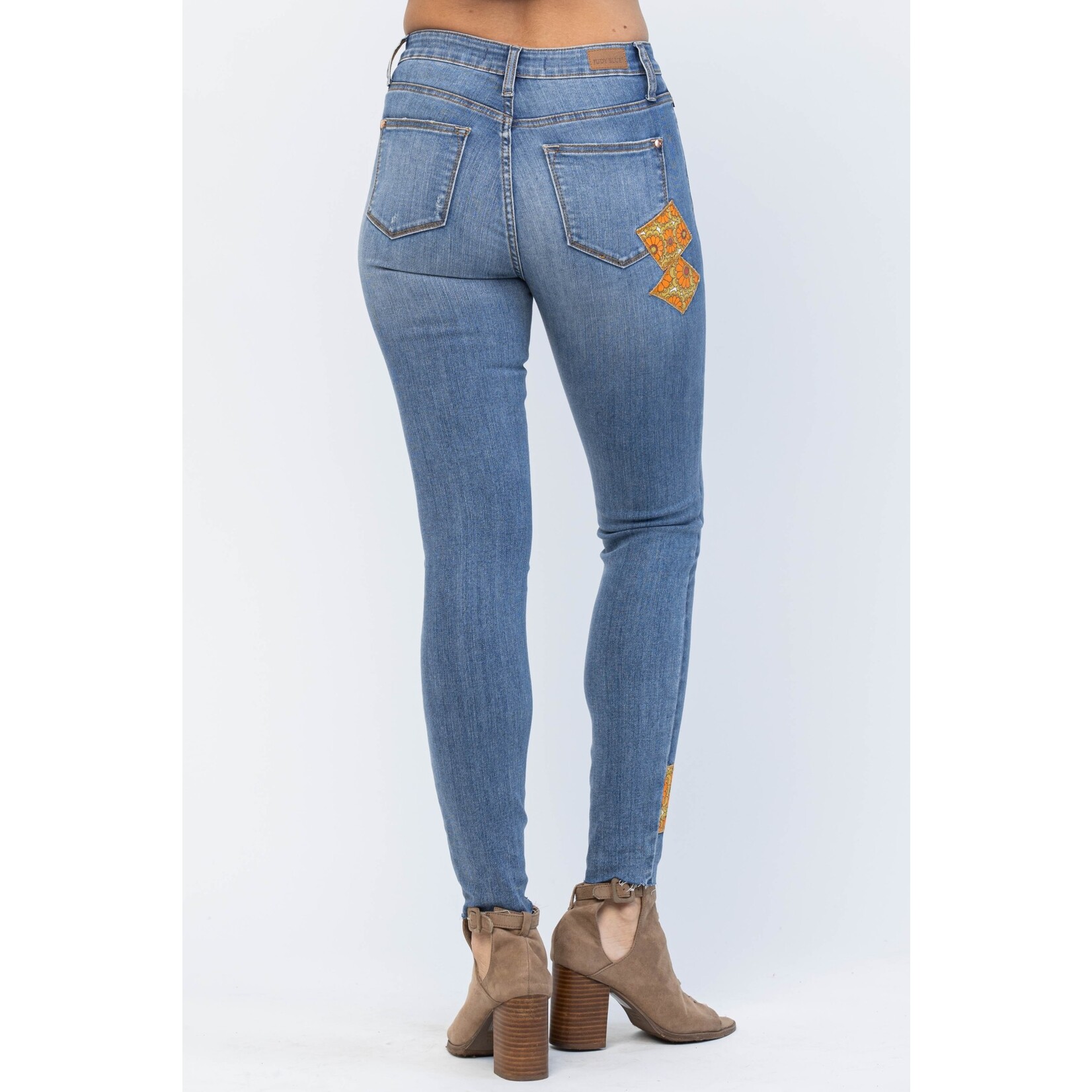 Donna Mid-Rise Skinny Shorts
