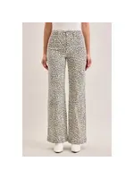 Happi Comfort Flare with Seam Details