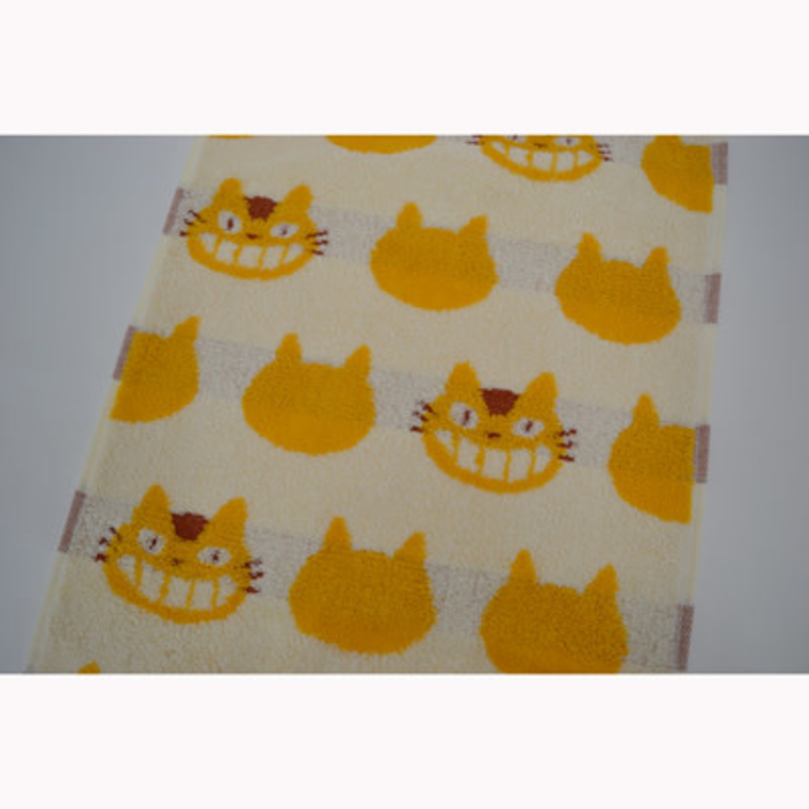 Marushin Totoro - Ninmari Neko (cat bus) Towel