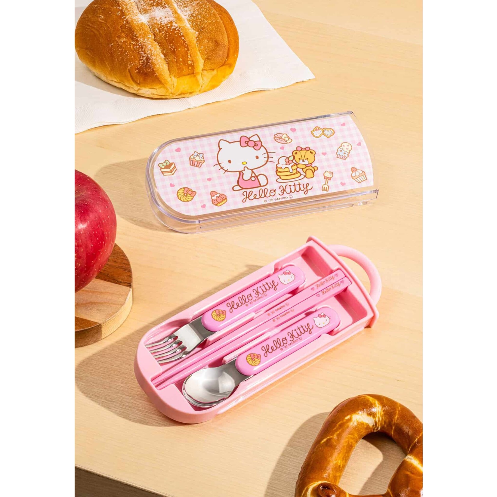 https://cdn.shoplightspeed.com/shops/649365/files/56416837/1652x1652x2/skater-utensil-set-hello-kitty-sweets-sk-sr-8100.jpg