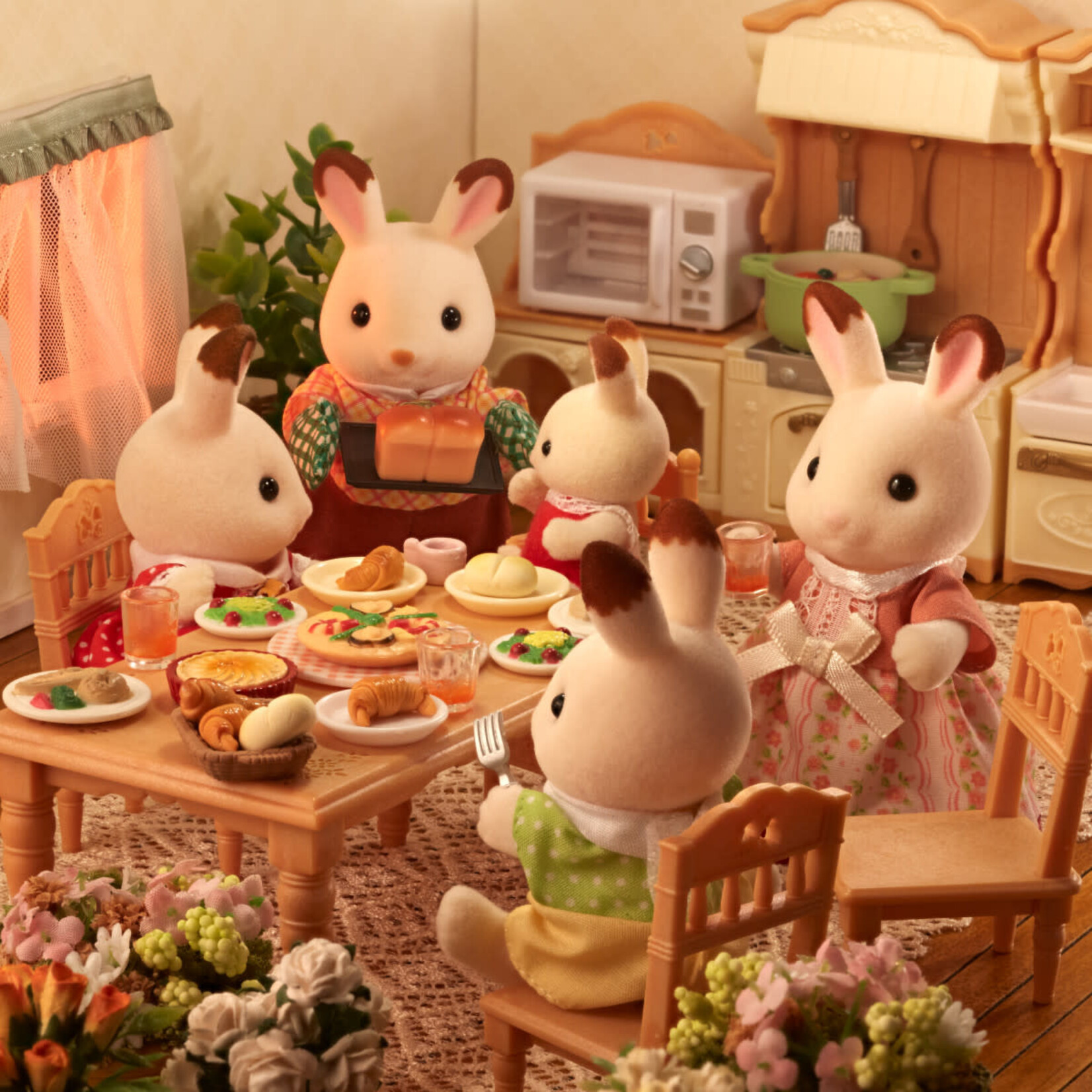 Calico Critters Calico Critters -  Chocolate Rabbit Family CC2028