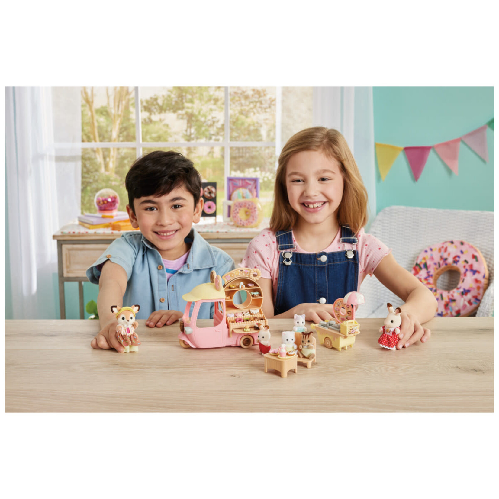 Calico Critters Calico Critters - Dip Dip Donuts Wagon CC2216