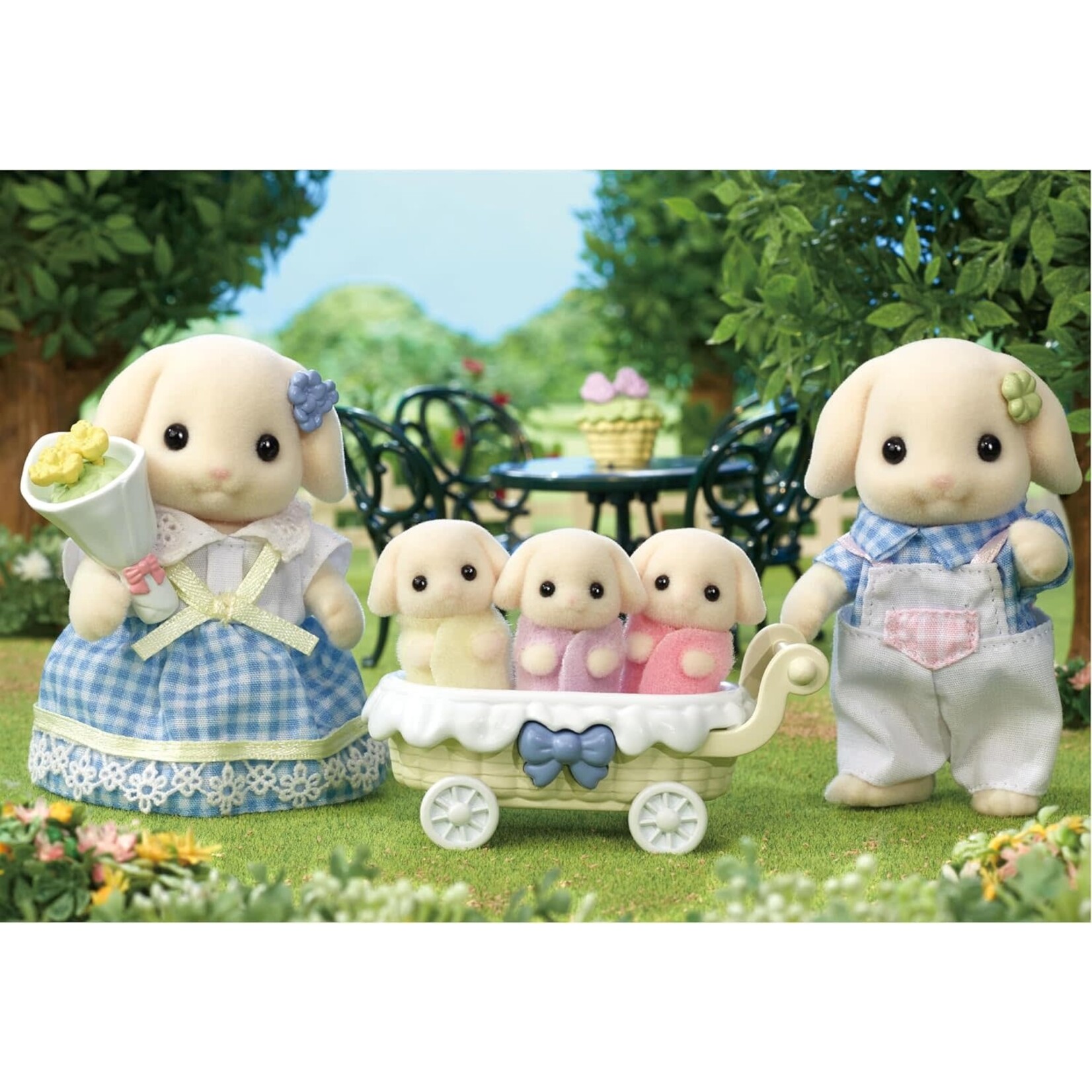 Calico Critters Calico Critters -  Flora Rabbit Family CC2158