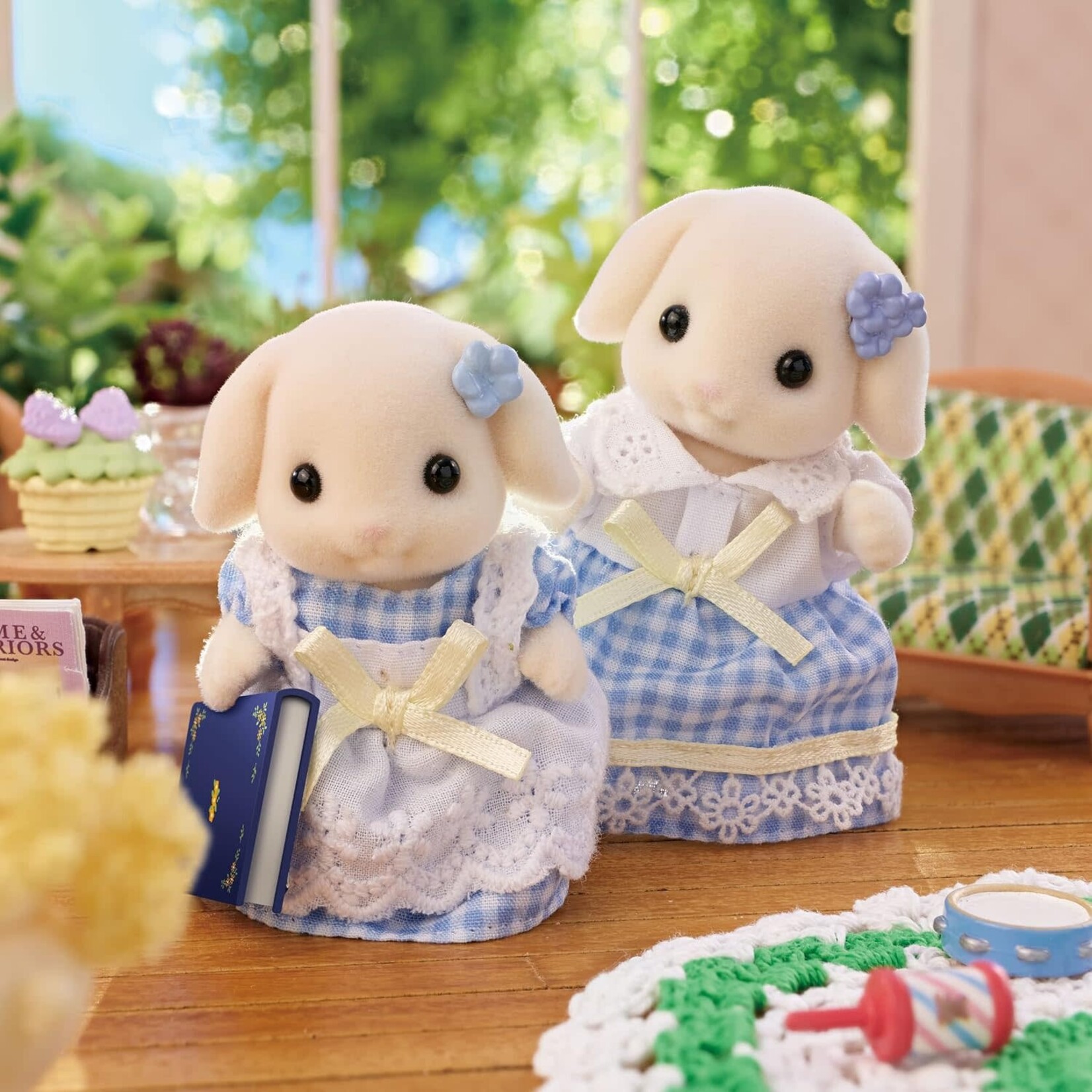 Calico Critters Calico Critters -  Flora Rabbit Family CC2158