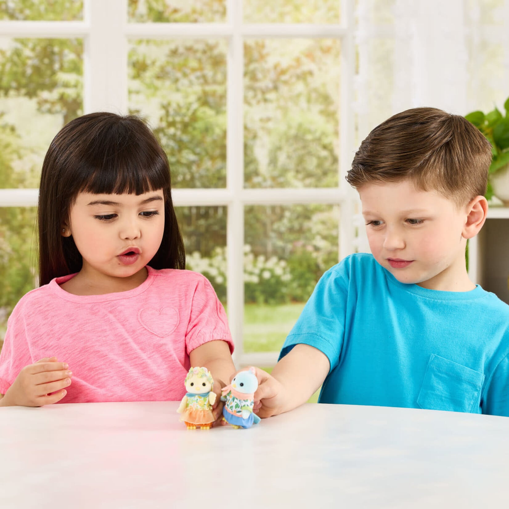 Calico Critters Calico Critters -  Citrus Bird Family CC2279