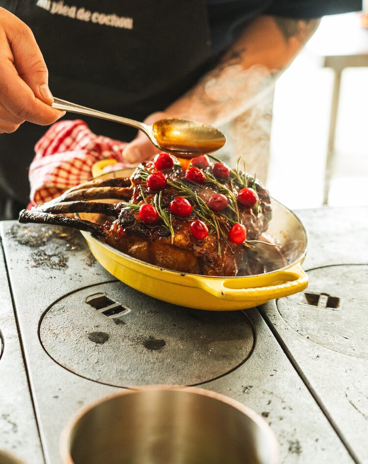 Rôti de porc, sauce aux cerises