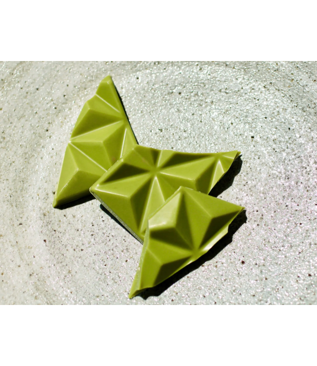 Deux Cranes Matcha Caramelized Sesame Chocolate Bar 4.7 oz