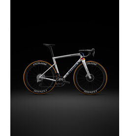 2025 S-Works Tarmac LTD Bora x Red Bull