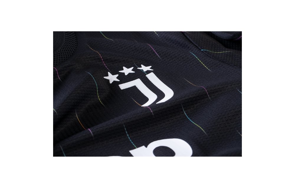 adidas 2021-22 Juventus Away Jersey - Black