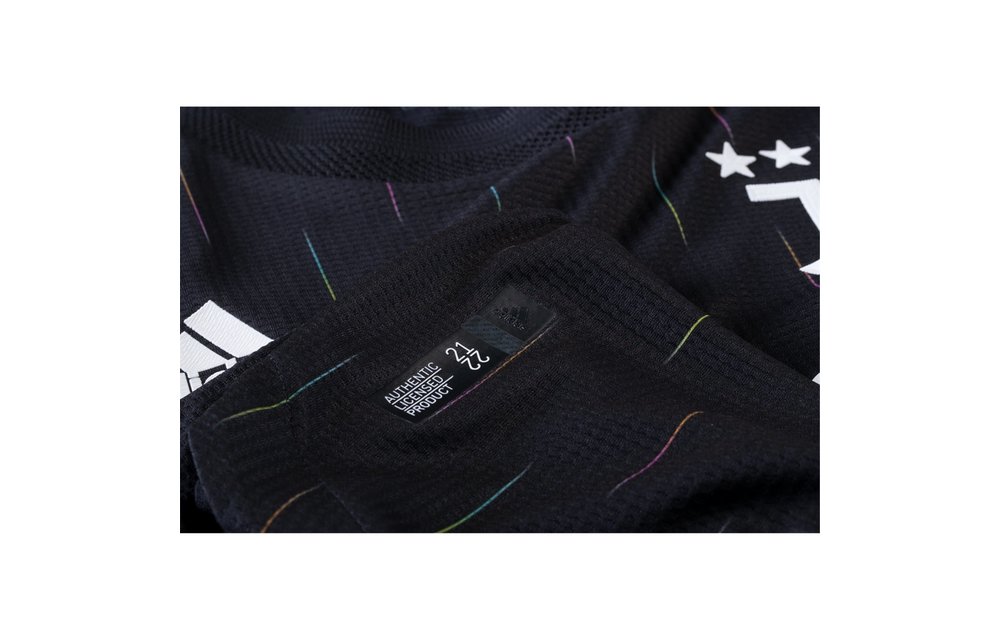 adidas 2021-22 Juventus Away Jersey - Black