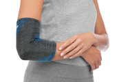 Mueller FIR 4 Way Elbow Support - Black / Blue