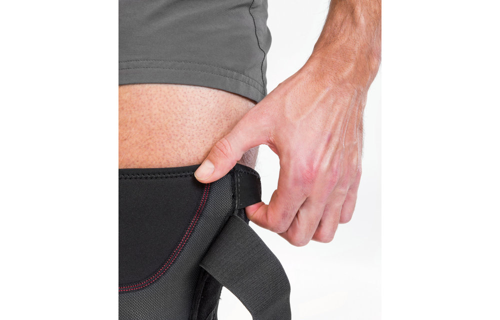 Mueller Patella Stabilizer Knee Brace - Soccerium