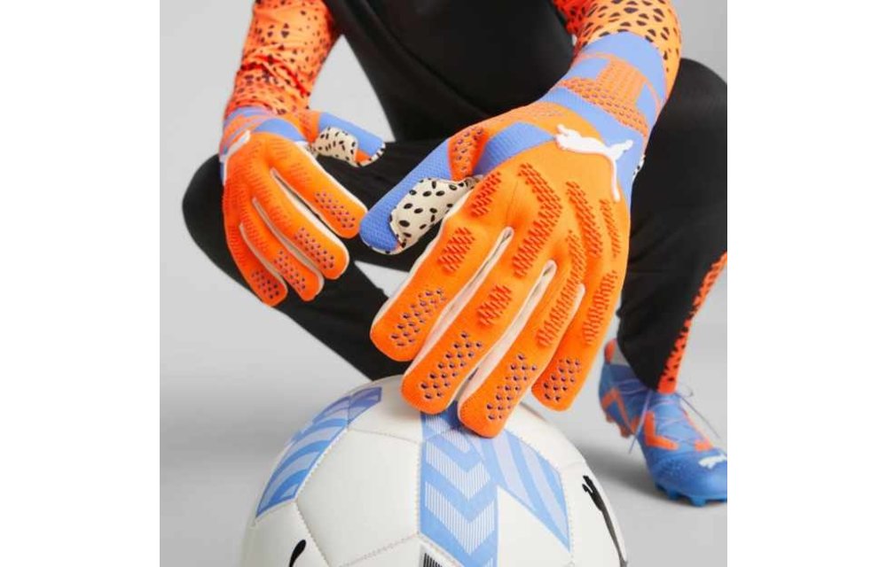 Puma Future Ultimate Negative Cut Pro Goalie Goalkeeper Gloves - Ultra  Orange/Blue Glimmer - Soccerium