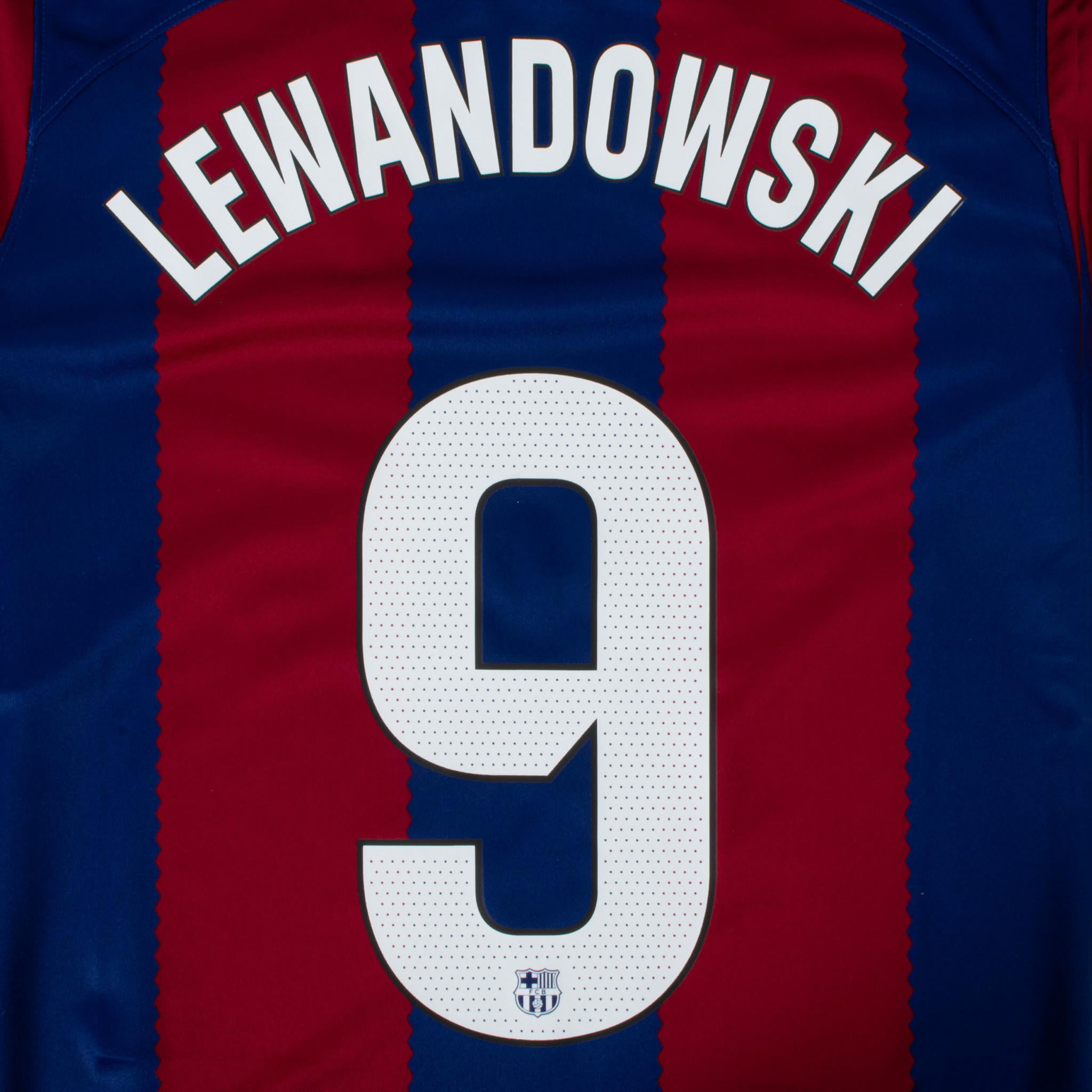 Lewandowski# 9 Barcelona 2023 / 24 Home Nameset - KIDS (YOUTH)