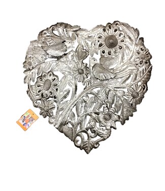 Beyond Borders 3-D Chipping Heart RND05522