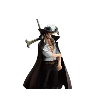 Bandai Namco Toys Dracule Mihawk Beyond the Trials One Piece Masterlise Ichibansho Figure