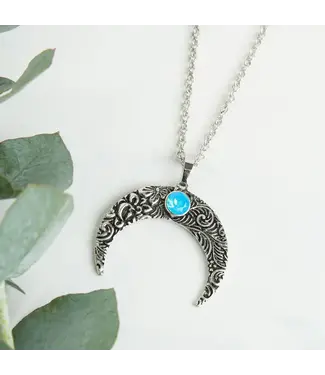 Howards Zenni Engraved Crescent Moon Pendant Necklace 18"