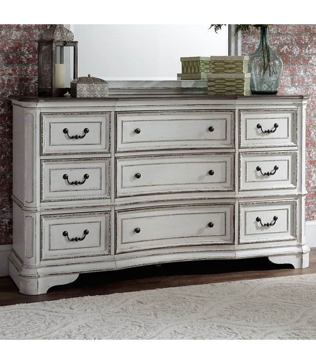 Liberty Furniture Magnolia Manor 9 Drawer Dresser