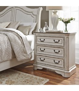 Liberty Furniture Magnolia Manor 3 Drawer Bedside Chest with Charging Station