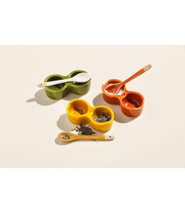 https://cdn.shoplightspeed.com/shops/649543/files/59910877/260x300x2/mud-pie-colored-salt-cellar-sets-rust.jpg