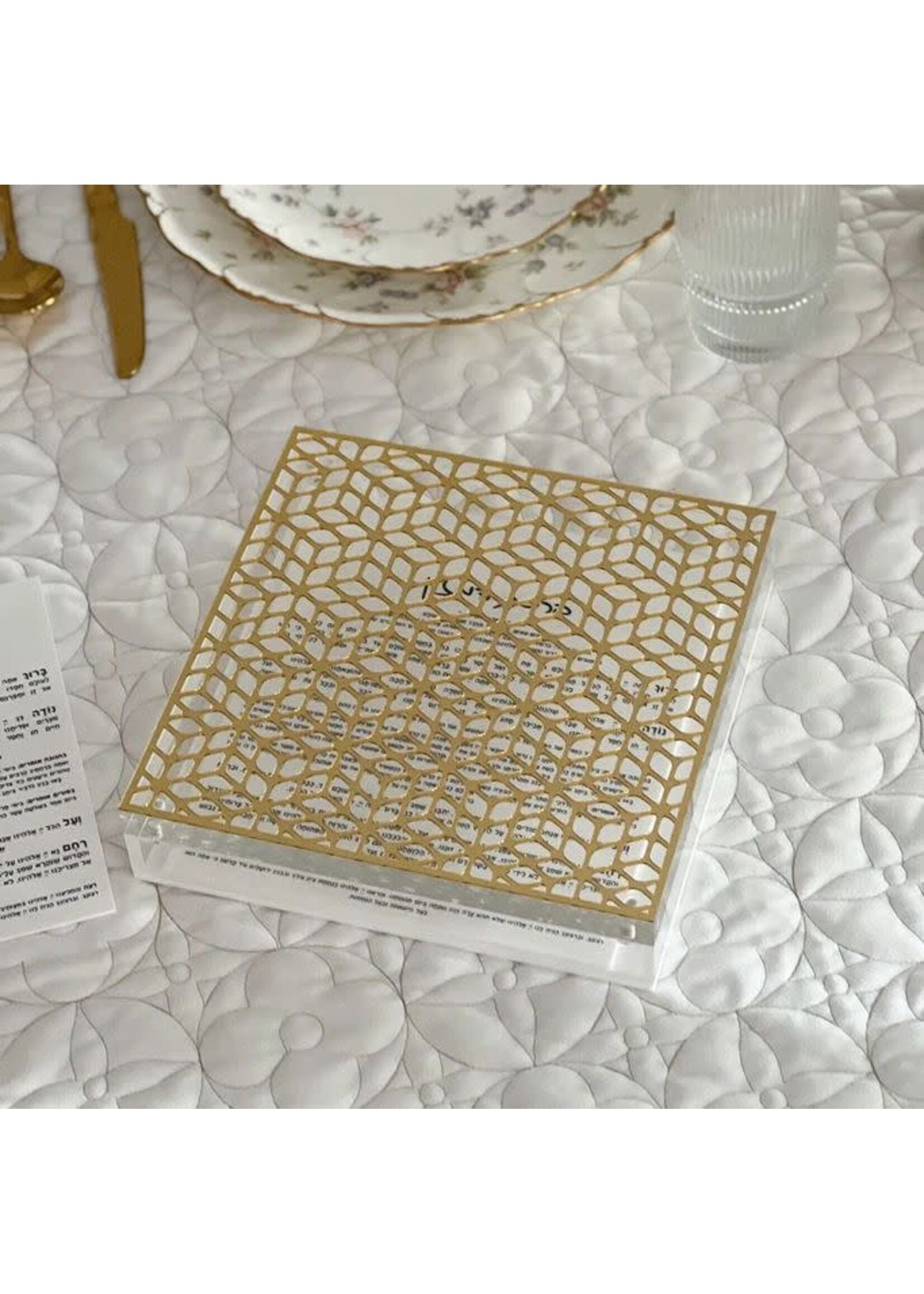 BENCHER SET LUCITE WHITE & GOLD ASHKENAZ