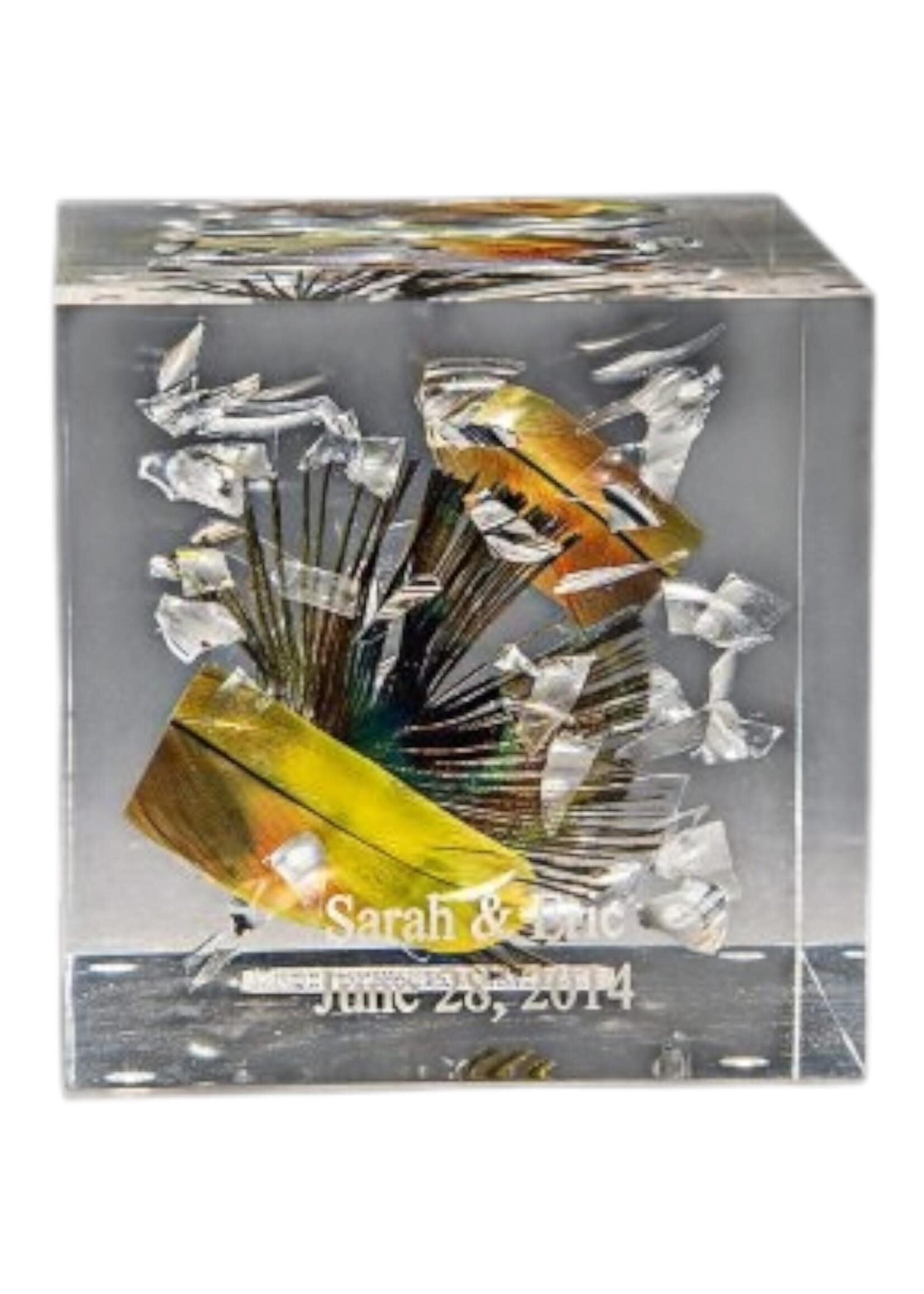 WEDDDING GLASS LUCITE SQUARE 4" X 4" X 4"