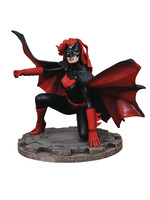 . DC GALLERY BATWOMAN COMIC PVC STATUE