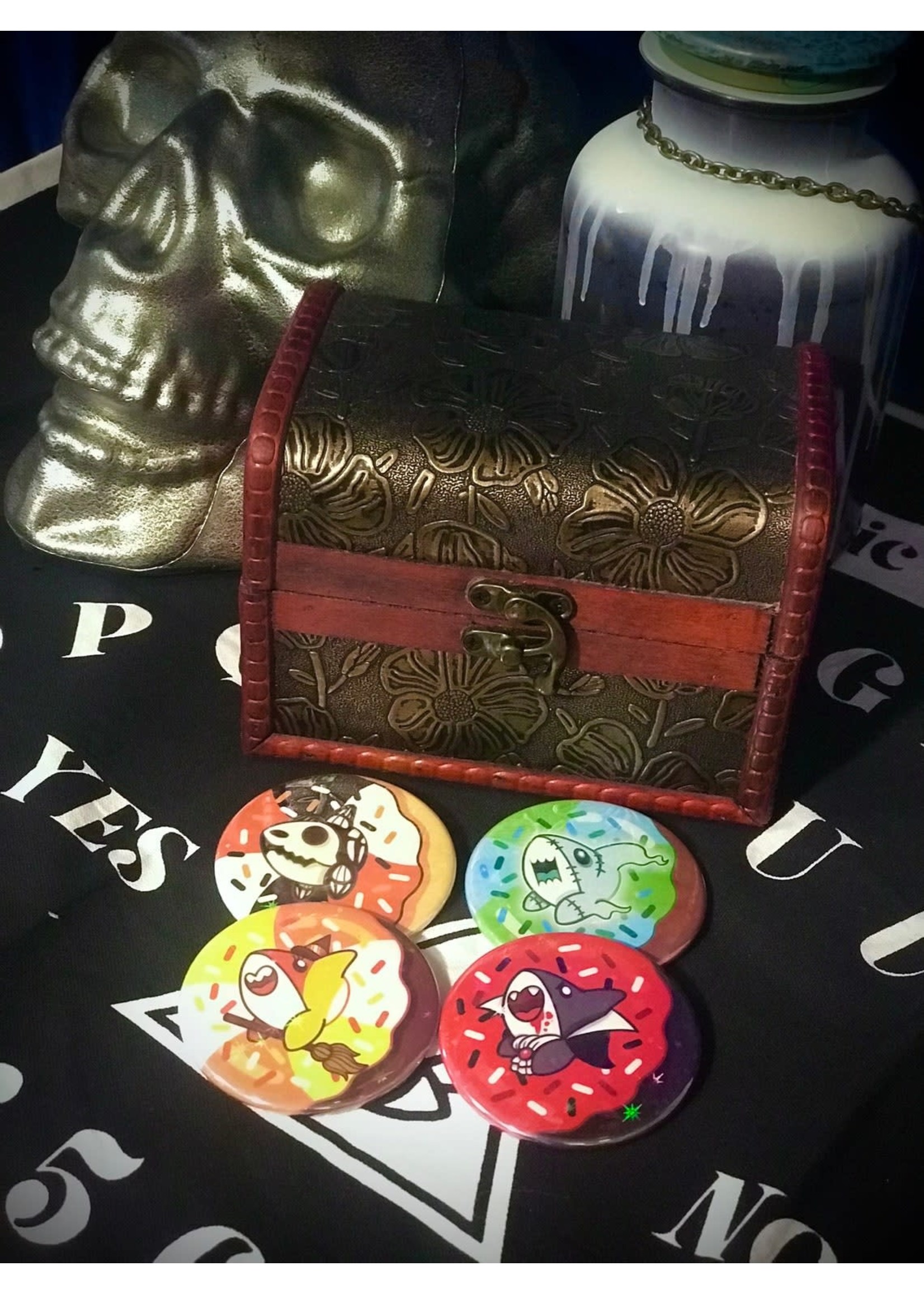 SHARKNDONUTS SPOOKY SHARK BUTTON GHOST