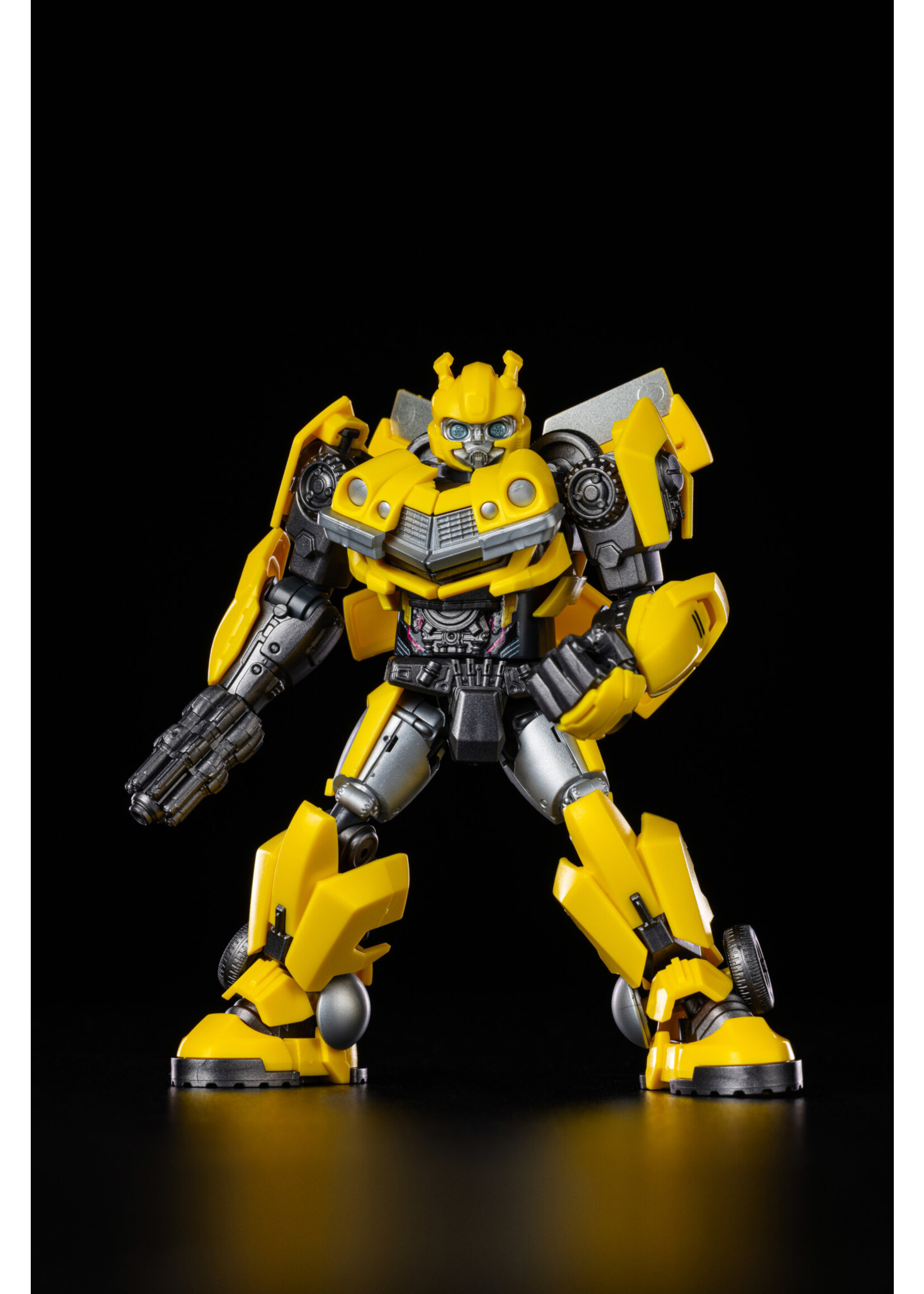 BLOKEES TRANSFORMERS CLASSIC CLASS BUMBLEBEE MODEL