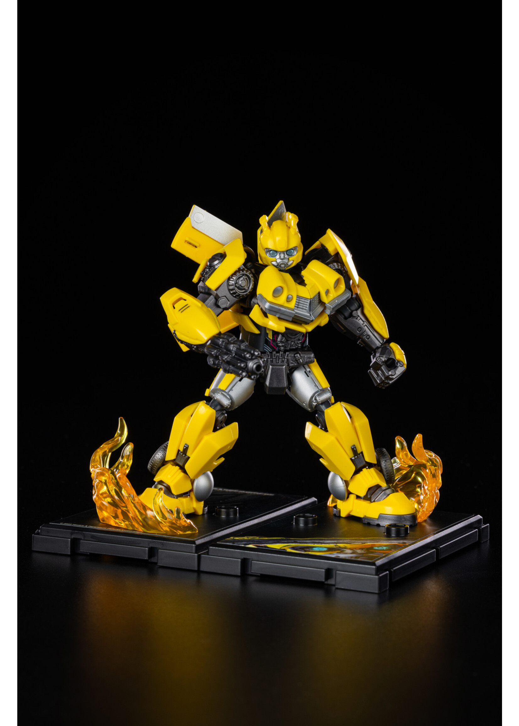 BLOKEES TRANSFORMERS CLASSIC CLASS BUMBLEBEE MODEL