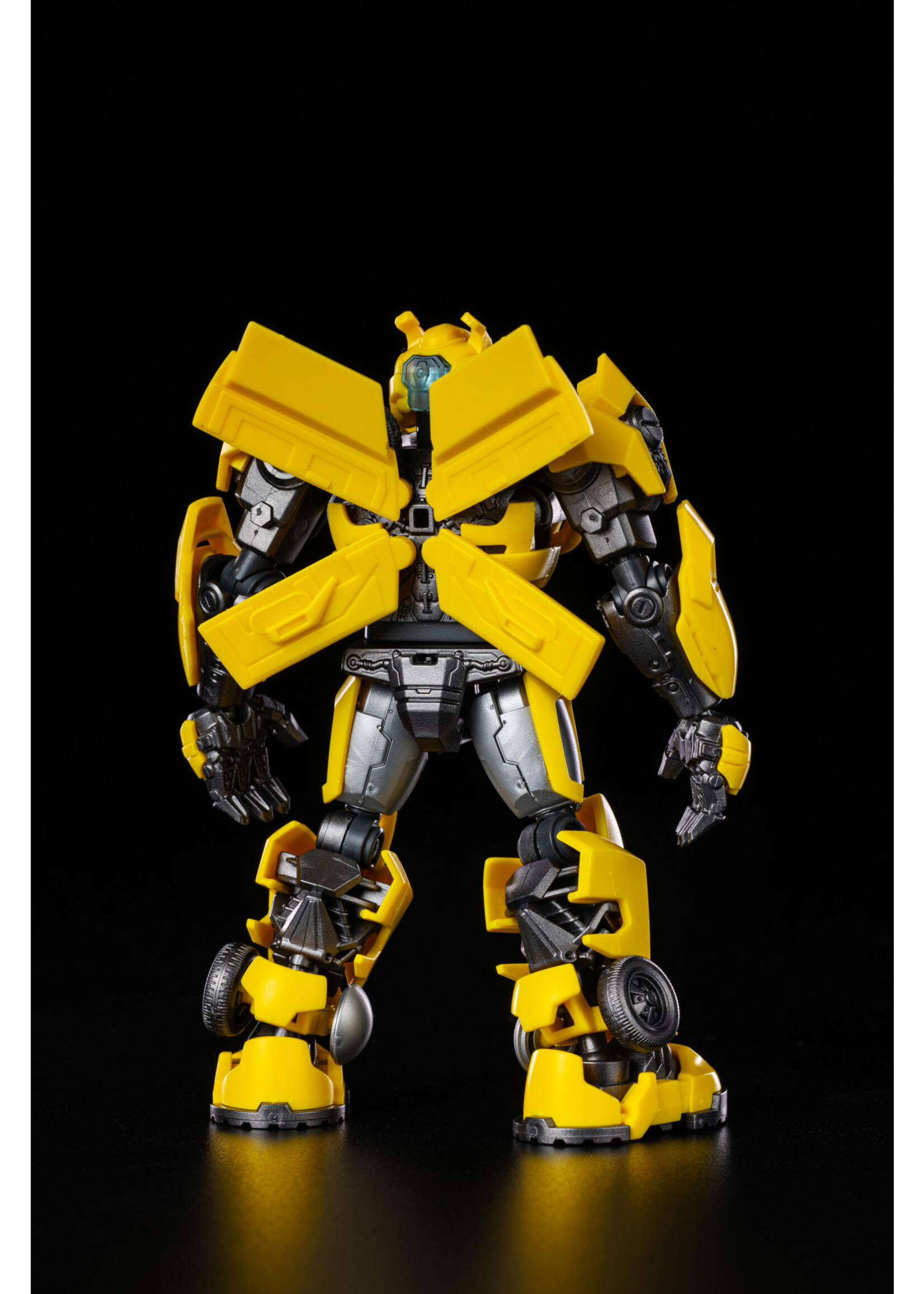 BLOKEES TRANSFORMERS CLASSIC CLASS BUMBLEBEE MODEL