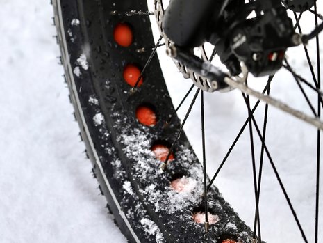 How to safely ride a electric bike in winter