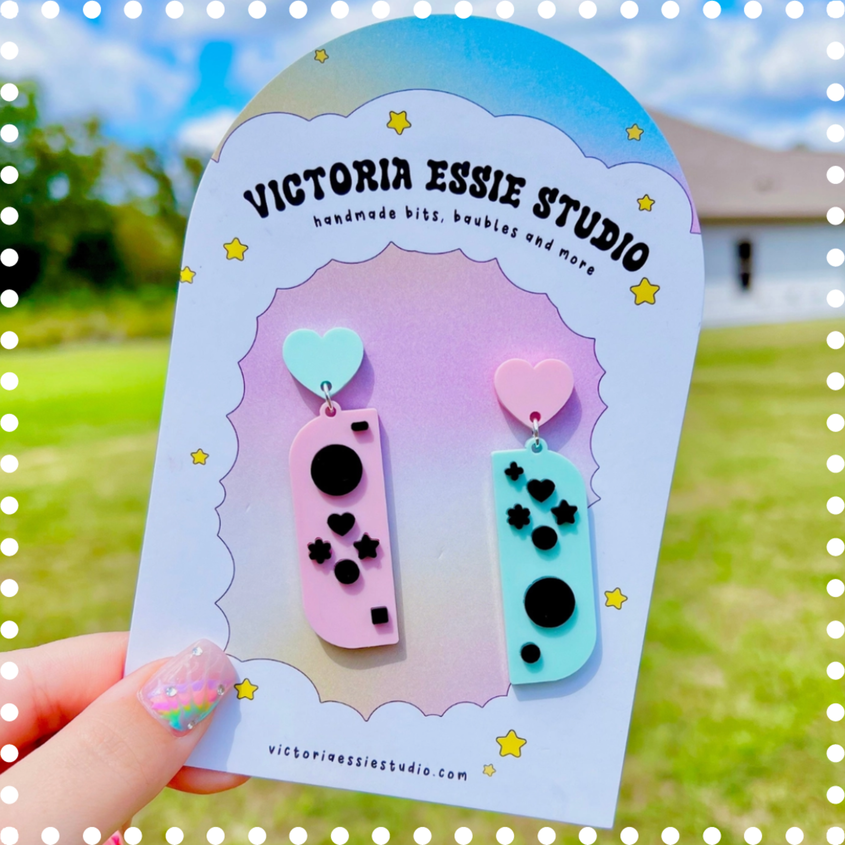 Victoria Essie Victoria Essie Earrings - Video Games & Movies/TV