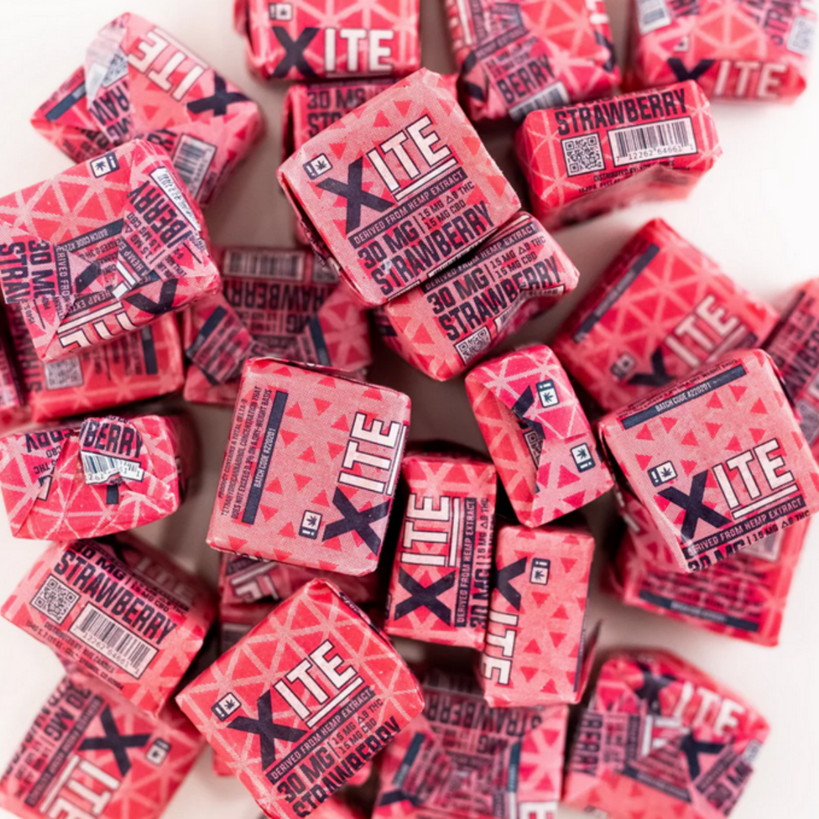 Xite Xite Strawberry Chew (15mg D9 + 15mg CBD) - 5 Pack