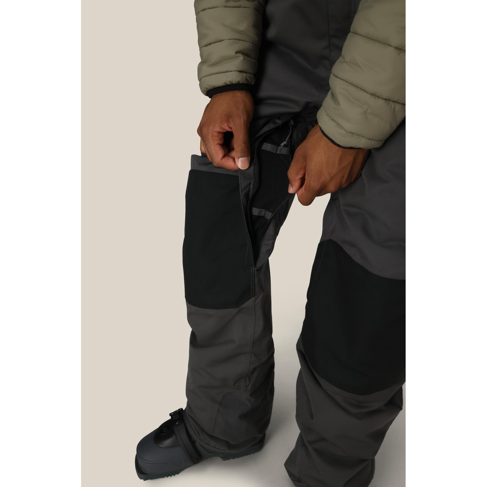 686 MENS HOT LAP INSULATED BIB CHARCOAL COLORBLOCK