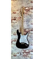 Fender Stratocaster MIM Black w/Gig Bag