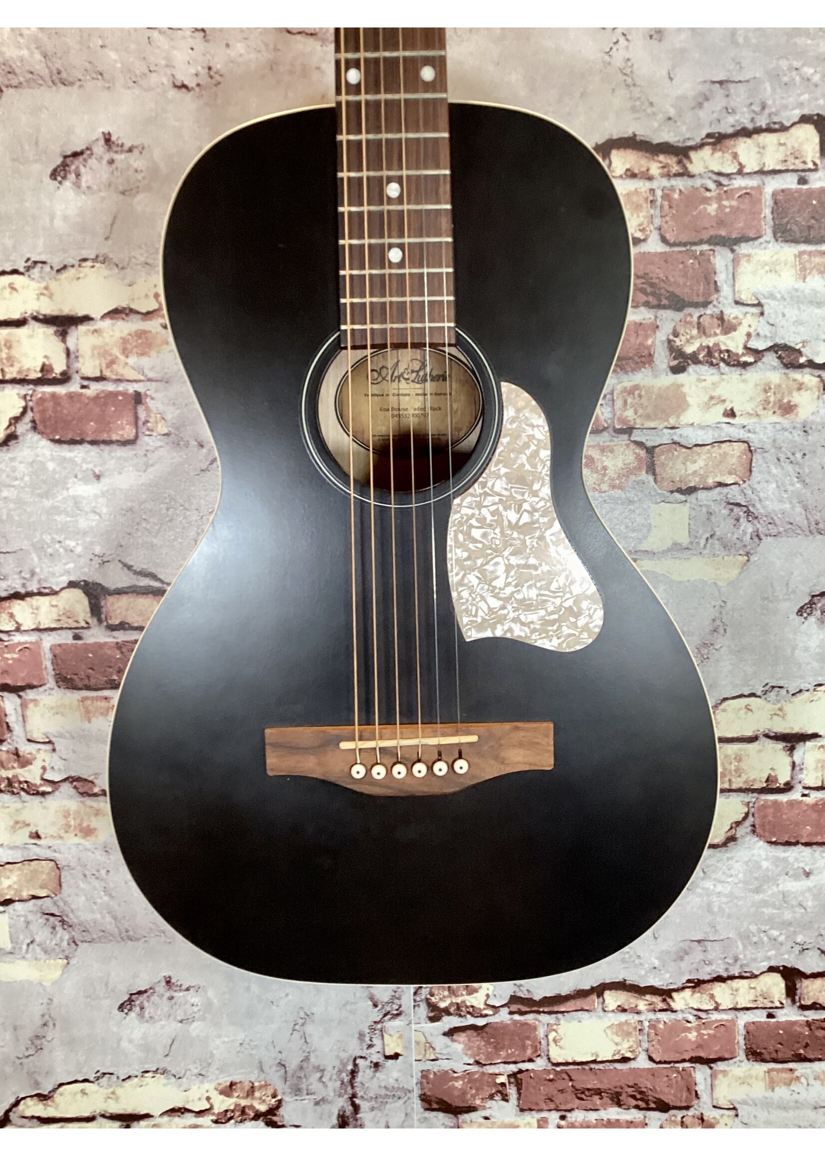 Art & Lutherie Art & Lutherie Roadhouse faded black A/E