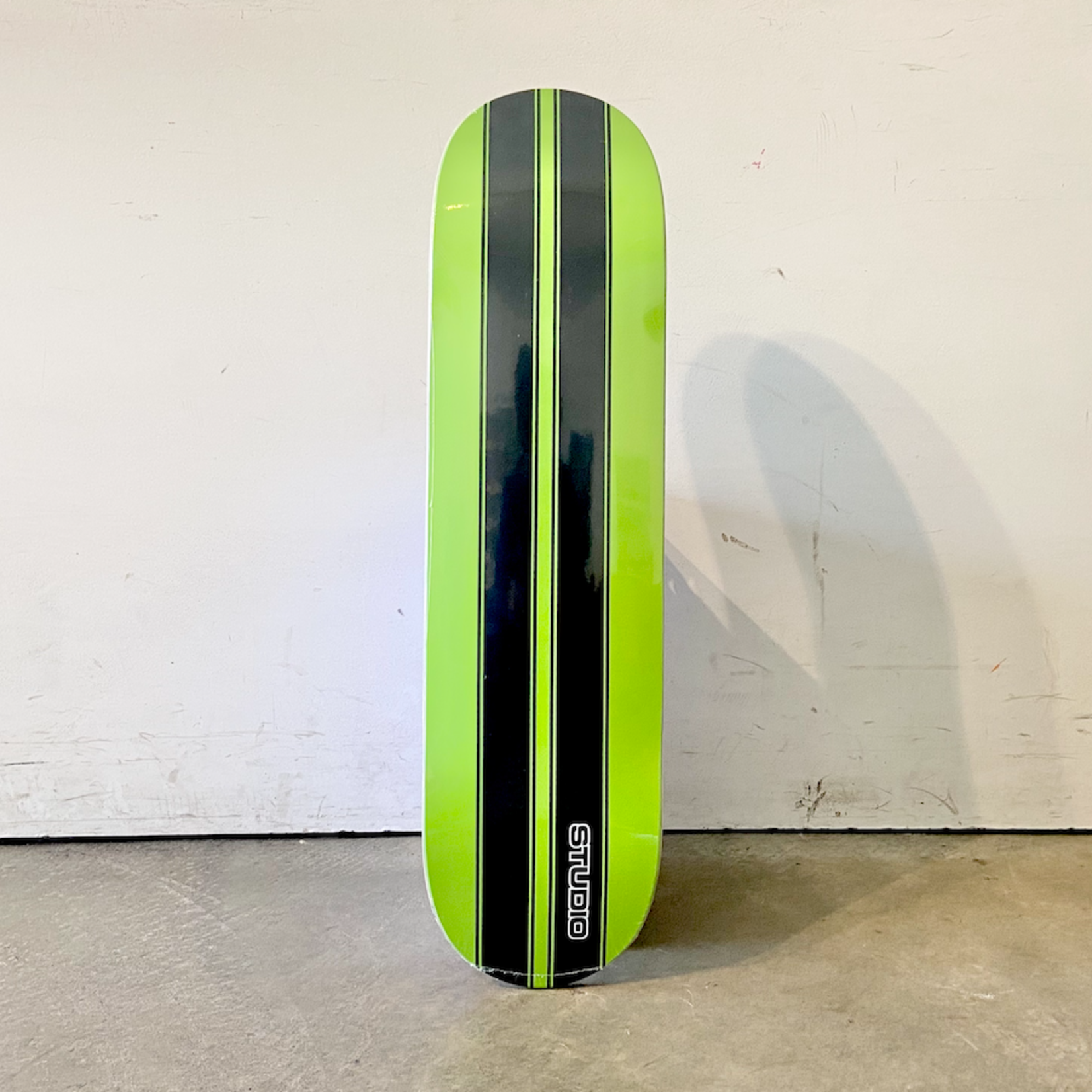 Studio Studio Skateboard 8.25 - Stripes (Green)