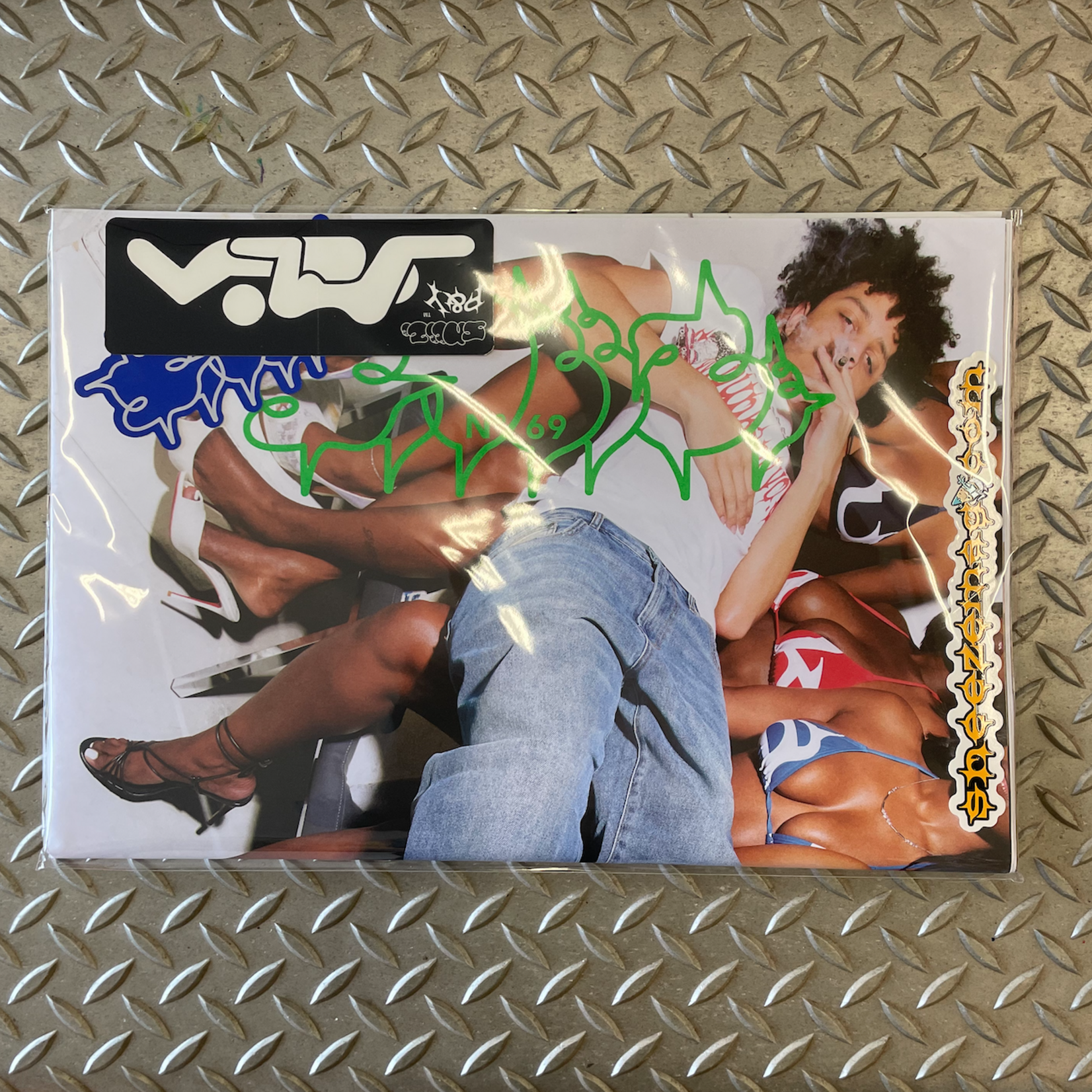 Sneeze Sneeze Magazine - No.69